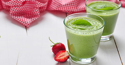 Smoothie mit Chlorella und Beeren